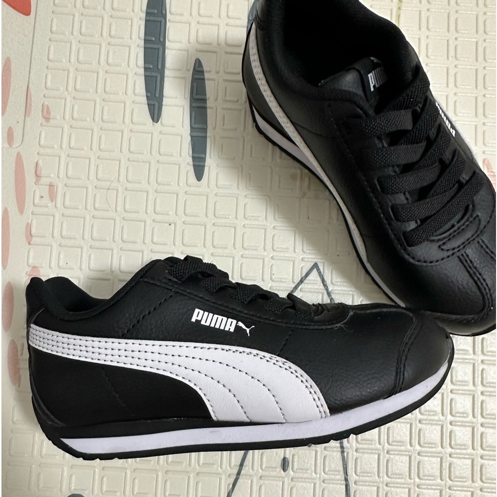 Black & White Puma kids shoes